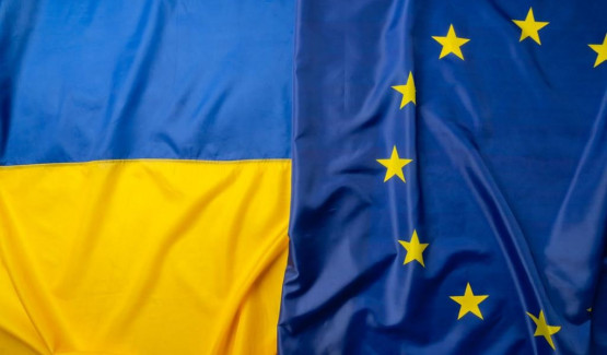 EU and Ukrainian flags side by side