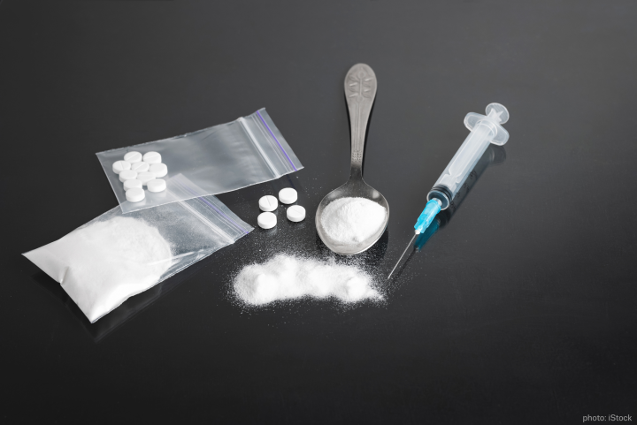 Drogue : la 3-MMC, une nouvelle cocaïne moins chère mais tout